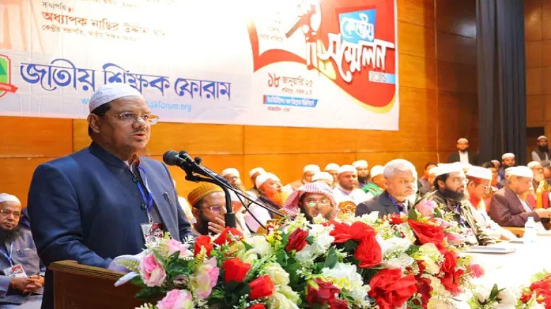 Past state leaders have become banyan trees with swollen fin