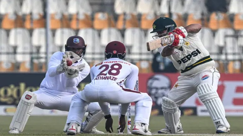 Pakistan lost 7 wickets for 48 runs, Warican's spin-spin